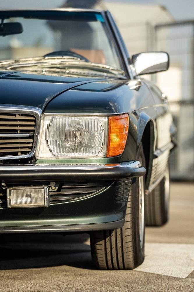 Mercedes-Benz SL 560 163.000 km 36.000 € Köln 50667