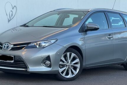 Toyota Auris 137.000 km 10.899 € Berlin 10405