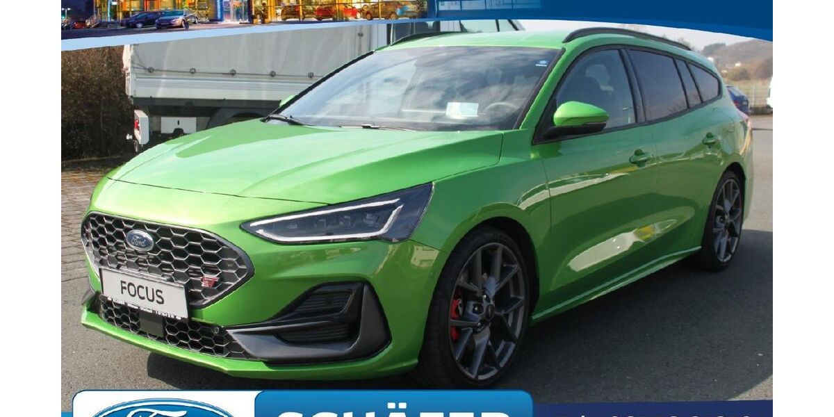Ford Focus 16.900 km 35.990 &euro; Mittenaar 35756
