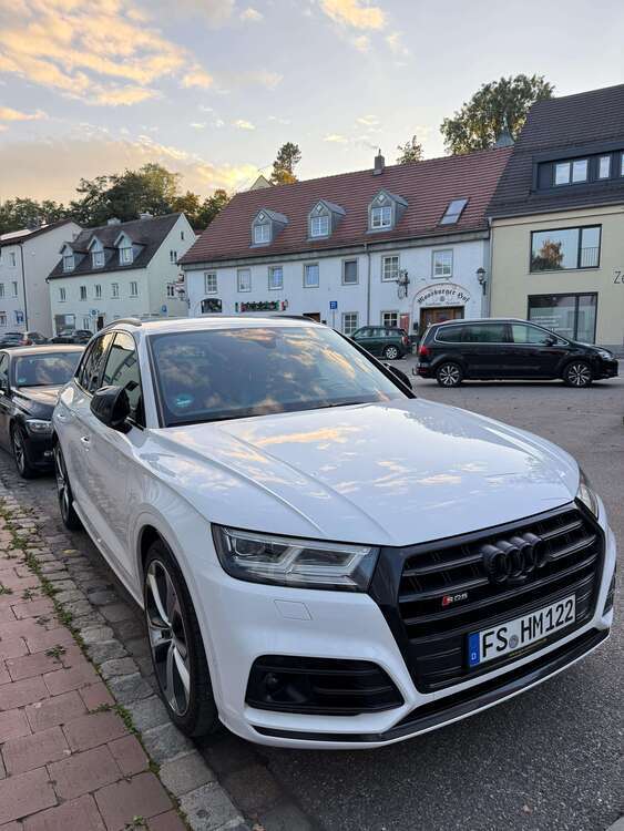 Audi SQ5 144.000 km 40.800 € Buch A. Erlbach 84172