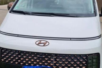 Hyundai STARIA 35.500 km 39.500 &euro; Krefeld 47829