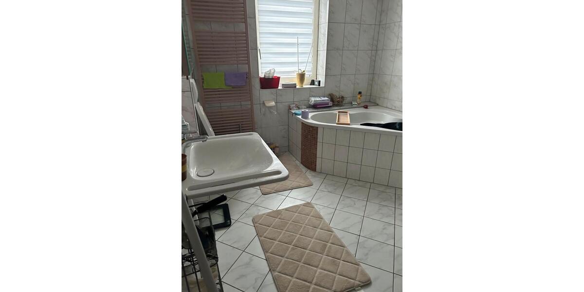 Einfamilienhaus Naila - 7 Zimmer, 180 m&sup2;, 300.000&euro; | Angebot:26619058