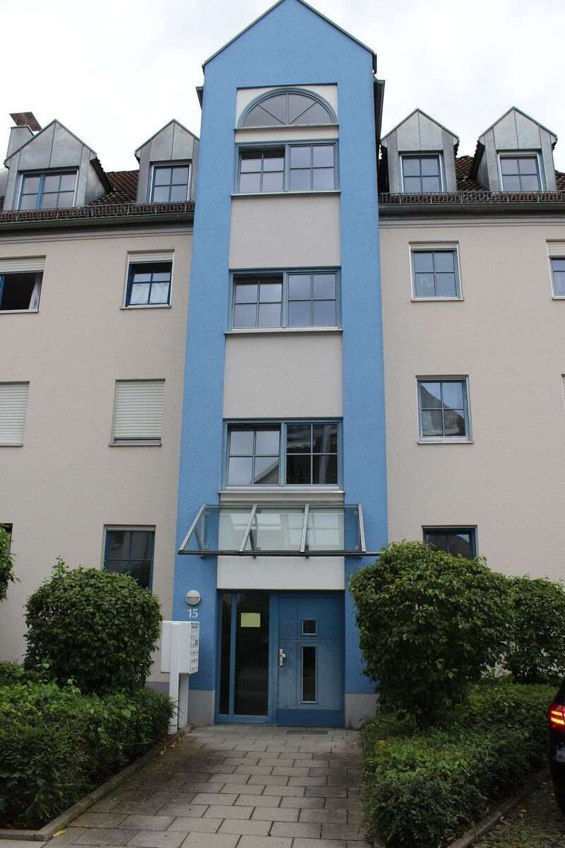 Wohnung zum Mieten in Augsburg 1.180 € 97 m² 4 zimmer