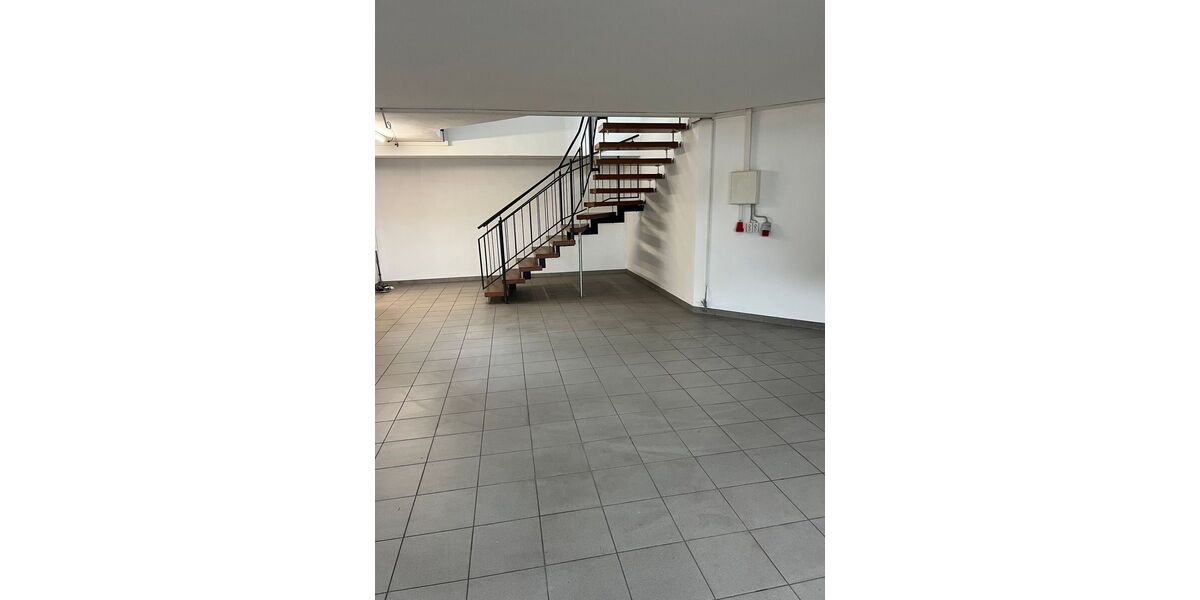 Helle Büroräume mit Lager im UG - Gewerbeobjekt Rutesheim | Angebot:27302387
