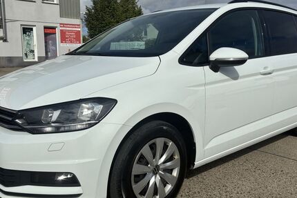 VW Touran 129.500 km 18.499 &euro; Butzbach 35510