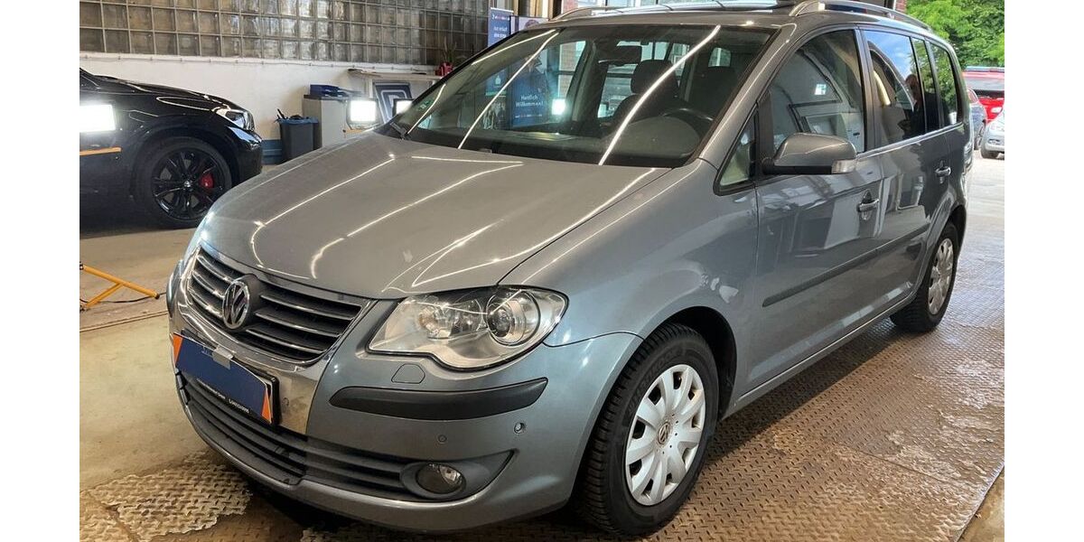 VW Touran 147.565 km 7.999 &euro; Bargteheide 22941