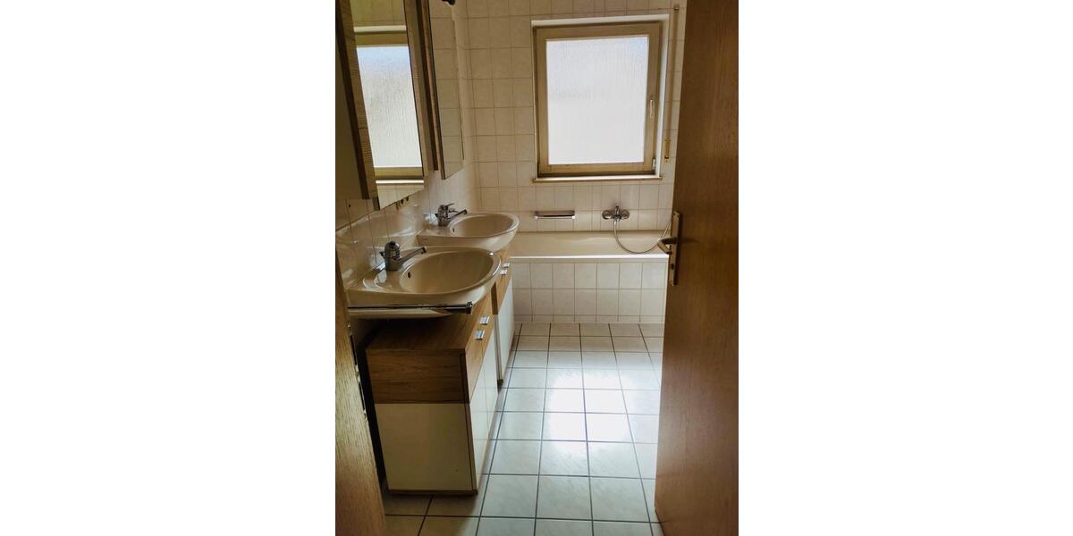 Einfamilienhaus Ammerbuch - 4 Zimmer, 120 m&sup2;, 1.195&euro; | Angebot:25420859