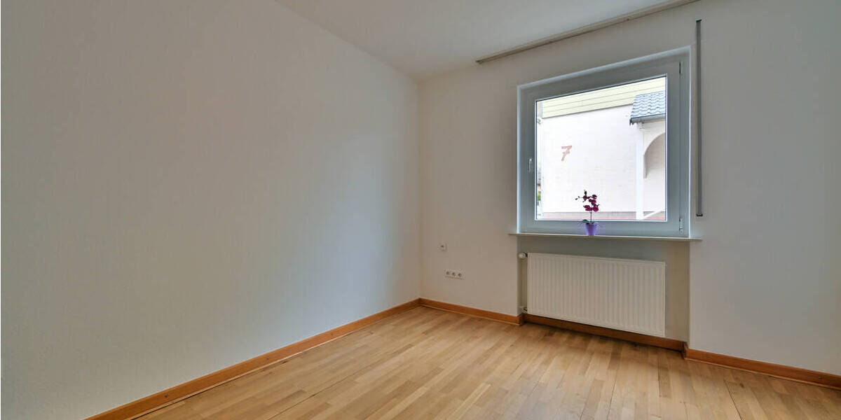 Einfamilienhaus Ramstein-Miesenbach Miesenbach - 6 Zimmer, 182 m&sup2;, 2.000&euro; | Angebot:26359656