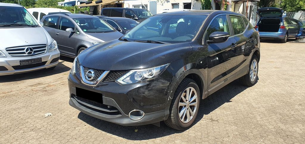 Nissan Qashqai 195.522 km 3.900 &euro; Freiburg 79108