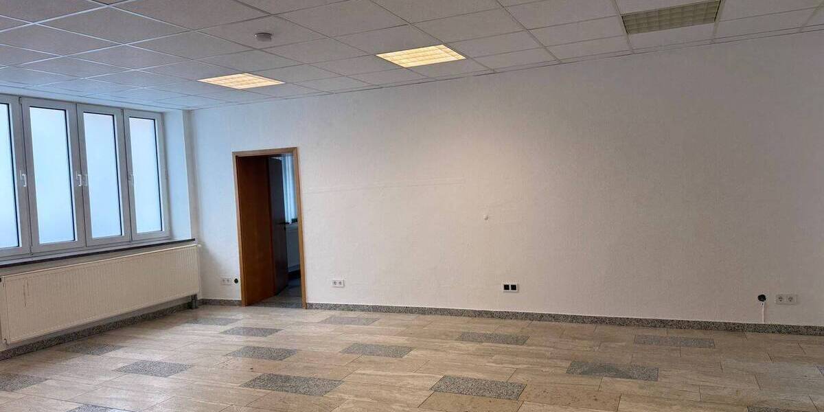 Gewerbeobjekt Limburg - 4 Zimmer, 120 m&sup2;, 850&euro; | Angebot:25815292