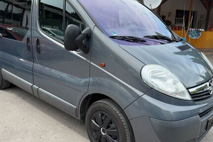 Opel Vivaro 213.000 km 7.300 &euro; GELTENDORF 82269