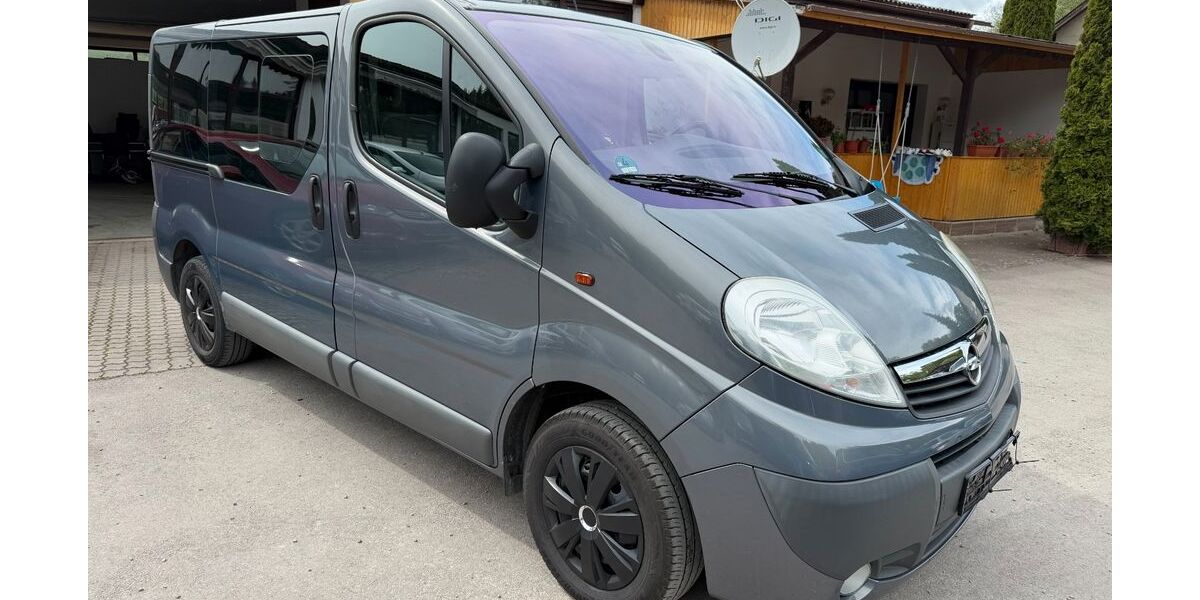Opel Vivaro 213.000 km 7.300 &euro; GELTENDORF 82269