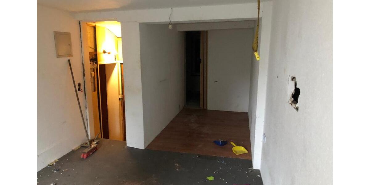 Einfamilienhaus Dassel - 9 Zimmer, 200 m&sup2;, 500&euro; | Angebot:26091813