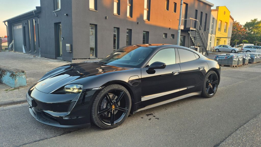 Porsche Taycan 72.000 km 57.900 &euro; Mainz KAstel 55252