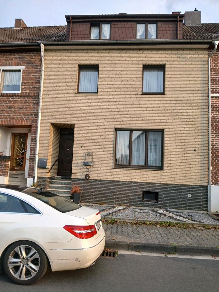 7 Zimmer Reihenhaus Mariaweiler ,Doppelgarage,169 m2