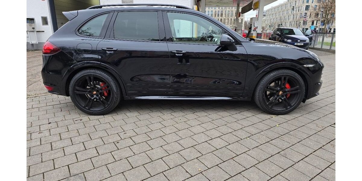 Porsche Cayenne 192.000 km 22.999 &euro; München 80796