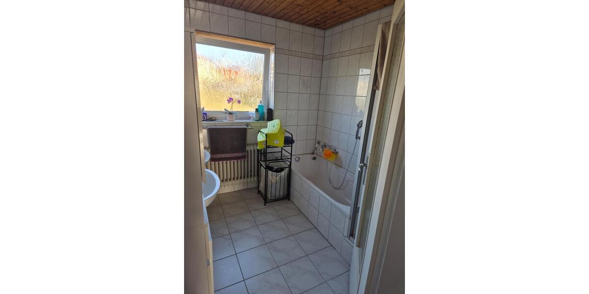 Etagenwohnung Vogt - 5 Zimmer, 120 m&sup2;, 1.050&euro; | Angebot:25421040