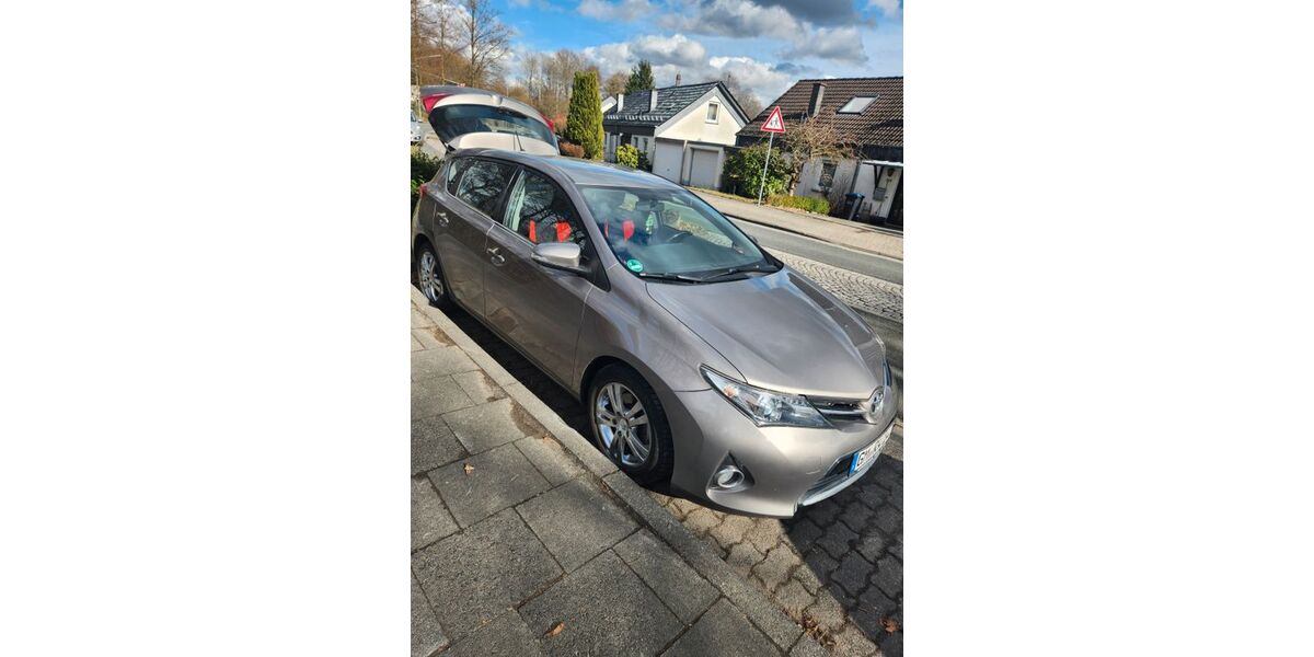 Toyota Auris 192.000 km 5.995 &euro; Nümbrecht 51588