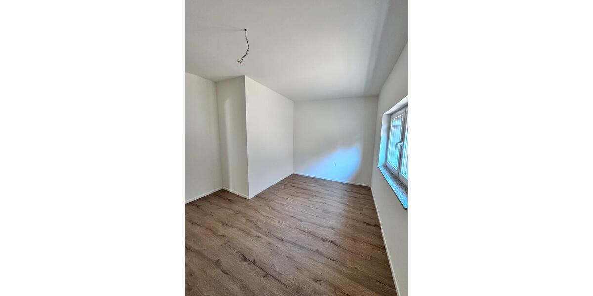 Einfamilienhaus Gummersbach - 3.5 Zimmer, 146 m&sup2;, 1.900&euro; | Angebot:25363993