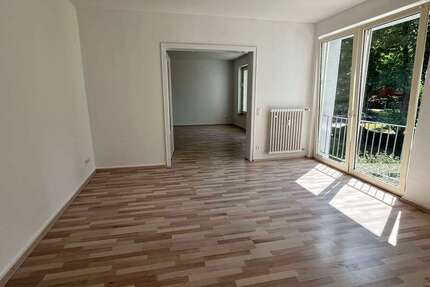 Wohnung Düsseldorf Düsseltal - 4 Zimmer, 105 m&sup2;, 1.072&euro; | Angebot:26691357