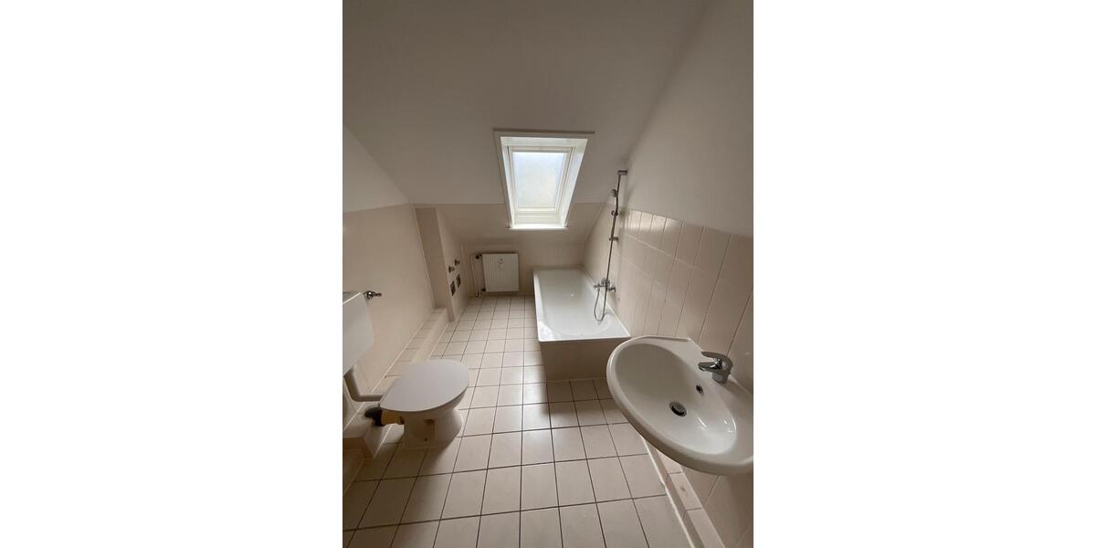 Gemütliche Wohnung unter'm Dach! 3 zimmer