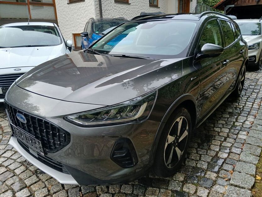 Ford Focus 65.000 km 15.999 € Regensburg-Bernhardswald 93170