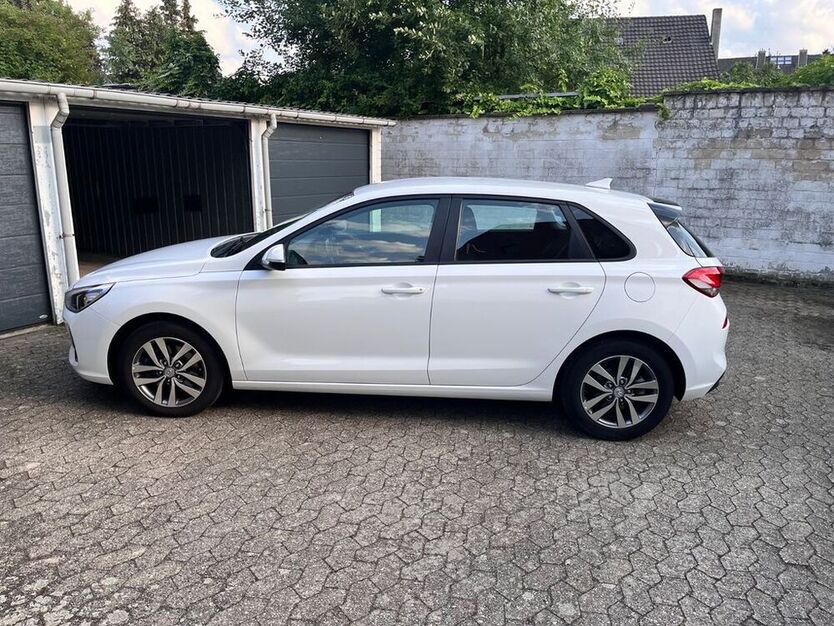 i30