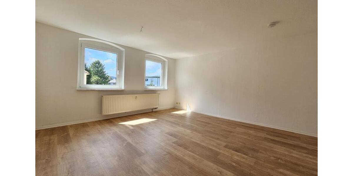 Dachgeschoßwohnung Aue-Bad Schlema Bad Schlema - 3 Zimmer, 84 m&sup2;, 260&euro; | Angebot:26251360