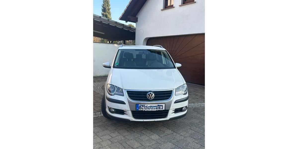 VW Touran 214.534 km 6.900 &euro; Tettau 01945