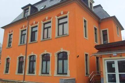 Radebeul-Lindenau: Kleine 2-Zimmer-Singlewohnung mit Laminatboden und ebenerdiger Dusche 1 zimmer