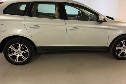 Volvo XC60 80.050 km 17.990 &euro; Hamburg 22049