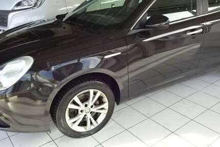 Alfa Romeo Giulietta 125.000 km 7.900 &euro; Leupoldsgrün 95191
