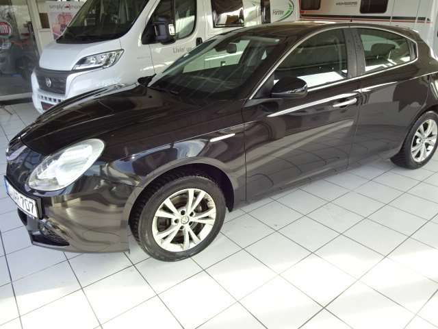 Alfa Romeo Giulietta 125.000 km 7.900 &euro; Leupoldsgrün 95191