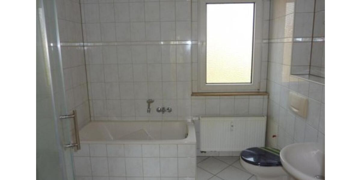 Etagenwohnung Teuchern - 2 Zimmer, 62 m&sup2;, 375&euro; | Angebot:24253560