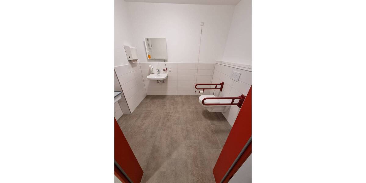 Gewerbeobjekt Meschede - 1 Zimmer, 178 m&sup2;, 1.246&euro; | Angebot:24115242