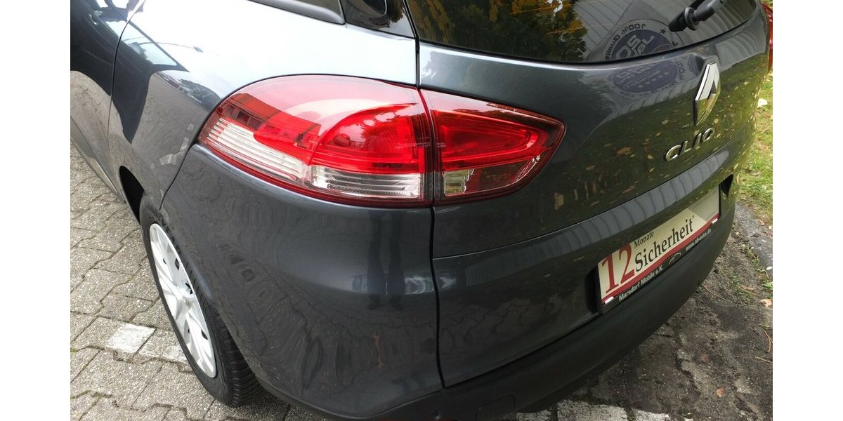 Renault Clio EXPRESSION NAVI PARCTRONIC START-STOP 118.021 km 7.680 &euro; Köln 50858