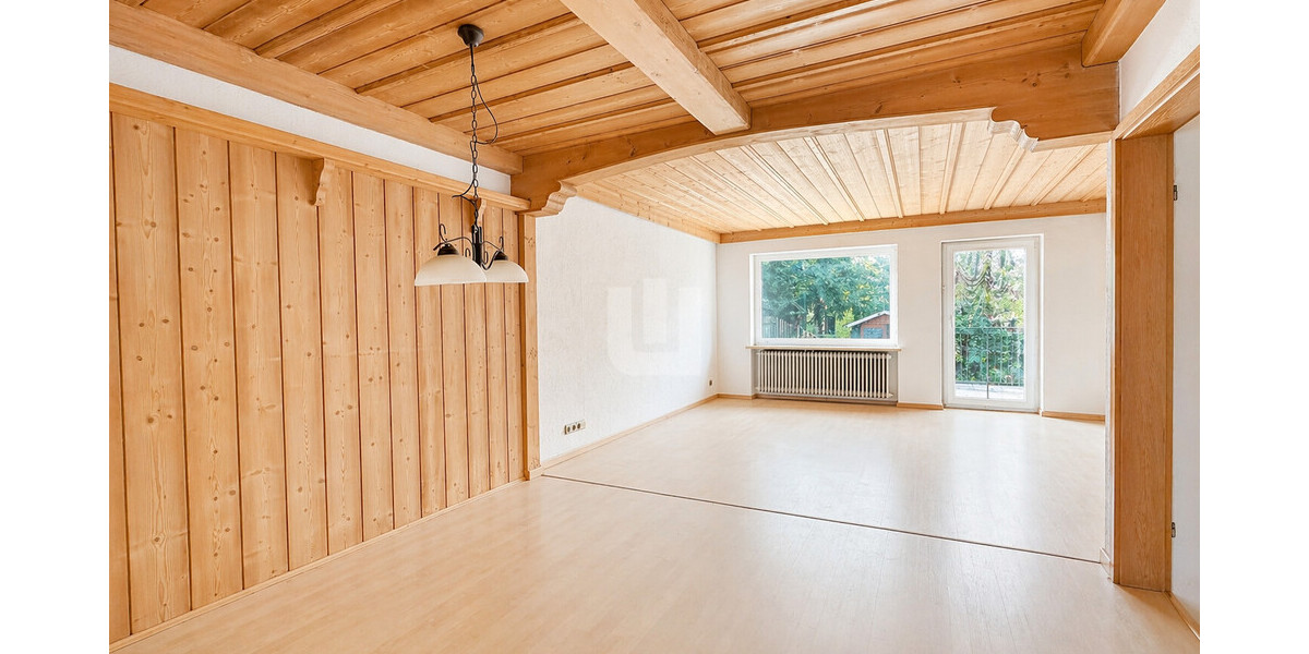 WINDISCH – Renovierungsbedürftiges RMH in Ortsrandlage von Olching – viel Potenzial für Familien! - Reihenmittelhaus Olching | Angebot:26534334