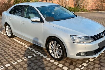VW Jetta 121.000 km 6.999 € Leipzig 04289