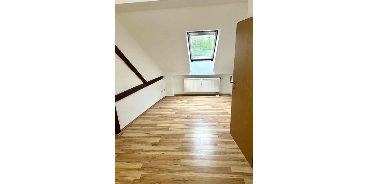 Dachgeschoßwohnung Pegau - 4 Zimmer, 89 m&sup2;, 712&euro; | Angebot:26351171