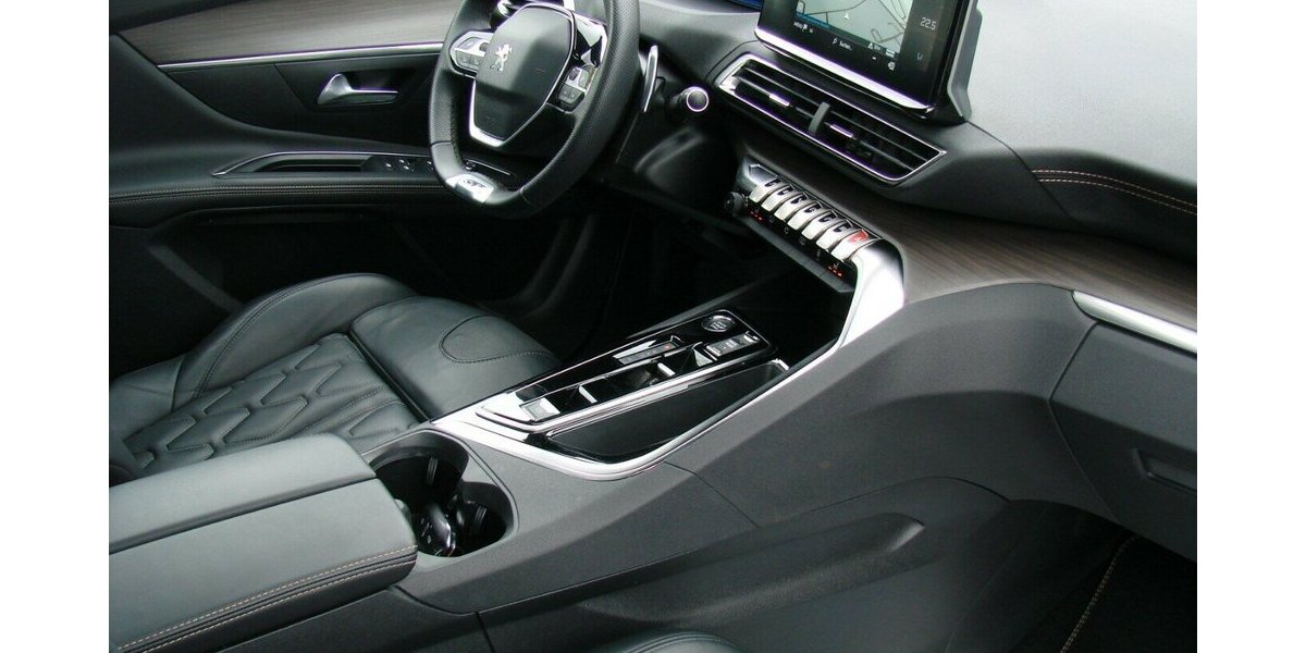 Peugeot 5008 1.2 PureTech 130 GT-Line Leder ACC Navi Pano 30.873 km 27.980 &euro; Falkensee 14612