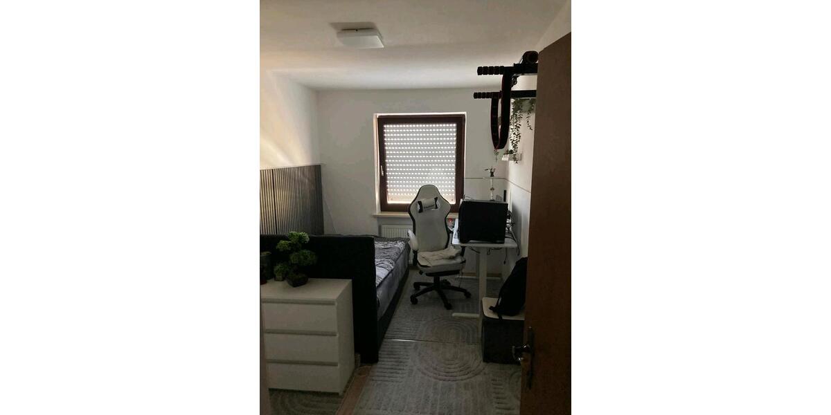 Etagenwohnung Neutraubling - 4 Zimmer, 90 m&sup2;, 378.000&euro; | Angebot:26462436