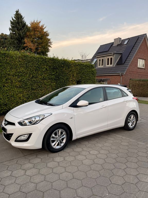Hyundai i30 105.300 km 7.900 € Hamburg 22527