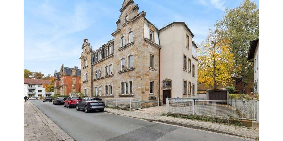 Haus zum Kaufen in Bayreuth 445.000 € 317 m² 10 zimmer