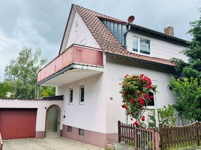 Einfamilienhaus Bretten - Gölshausen Gölshausen - 8 Zimmer, 178 m&sup2;, 298.000&euro; | Angebot:27088382