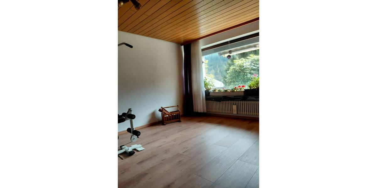 Einfamilienhaus Bad Wildbad - 8 Zimmer, 153 m&sup2;, 398.000&euro; | Angebot:26283390