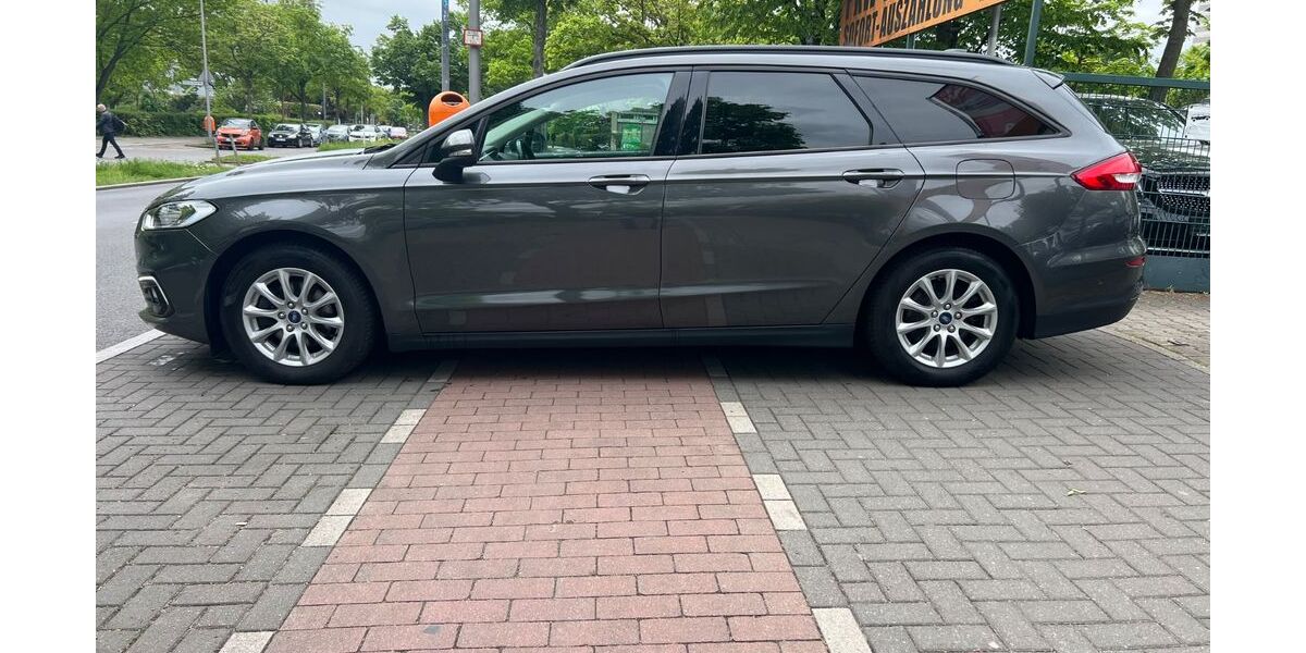 Ford Mondeo 130.000 km 12.990 &euro; Berlin 12353