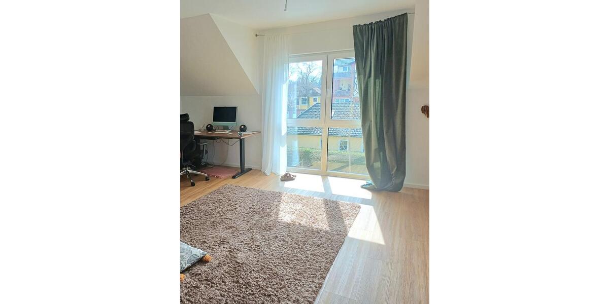 Dachgeschoßwohnung Falkensee - 2.5 Zimmer, 56 m&sup2;, 1.160&euro; | Angebot:25920978