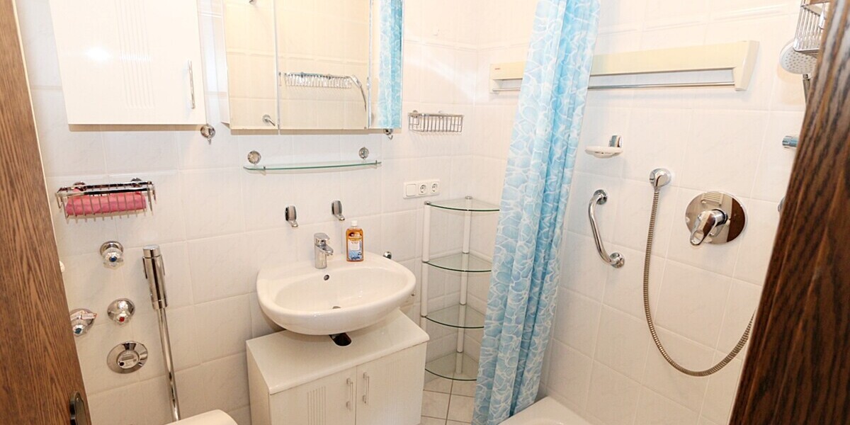 * Blick ins Grüne * ruhige 2-Zimmer-Wohnung * 2 sonnige Balkone * 1 Stellplatz * zentrumsnah * - Etagenwohnung Germering | Angebot:26677727