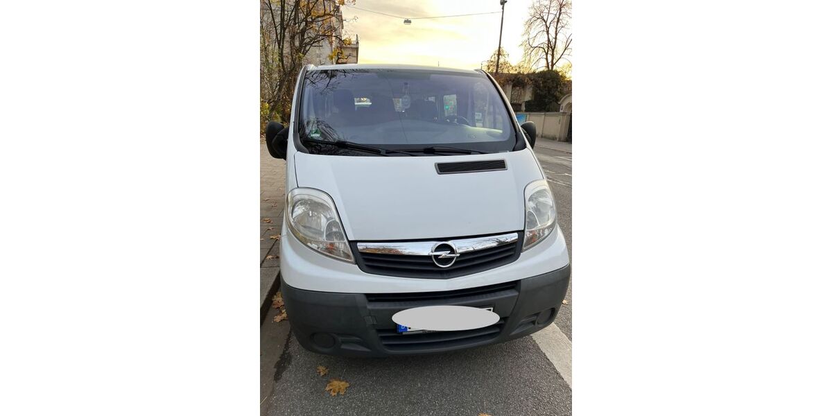 Opel Vivaro 150.000 km 9.700 &euro; München 81739