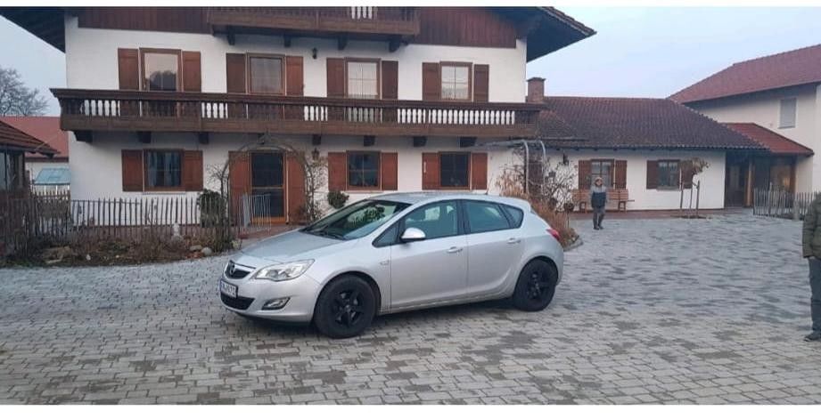 Opel Astra 212.000 km 2.800 &euro; Pfarrkirchen 84347